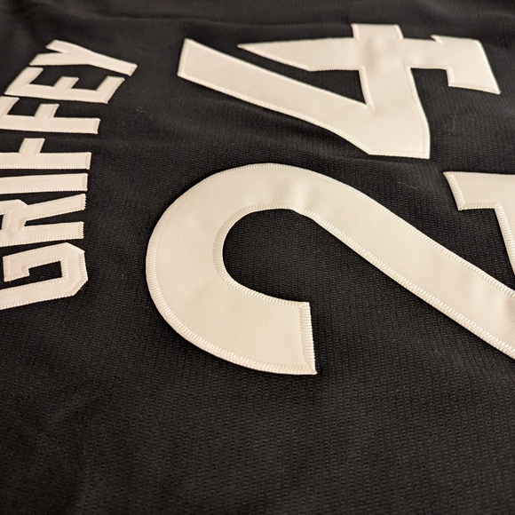 Black & White Griffey 24 Mens Mariners Jersey size large - Picture 4 of 6